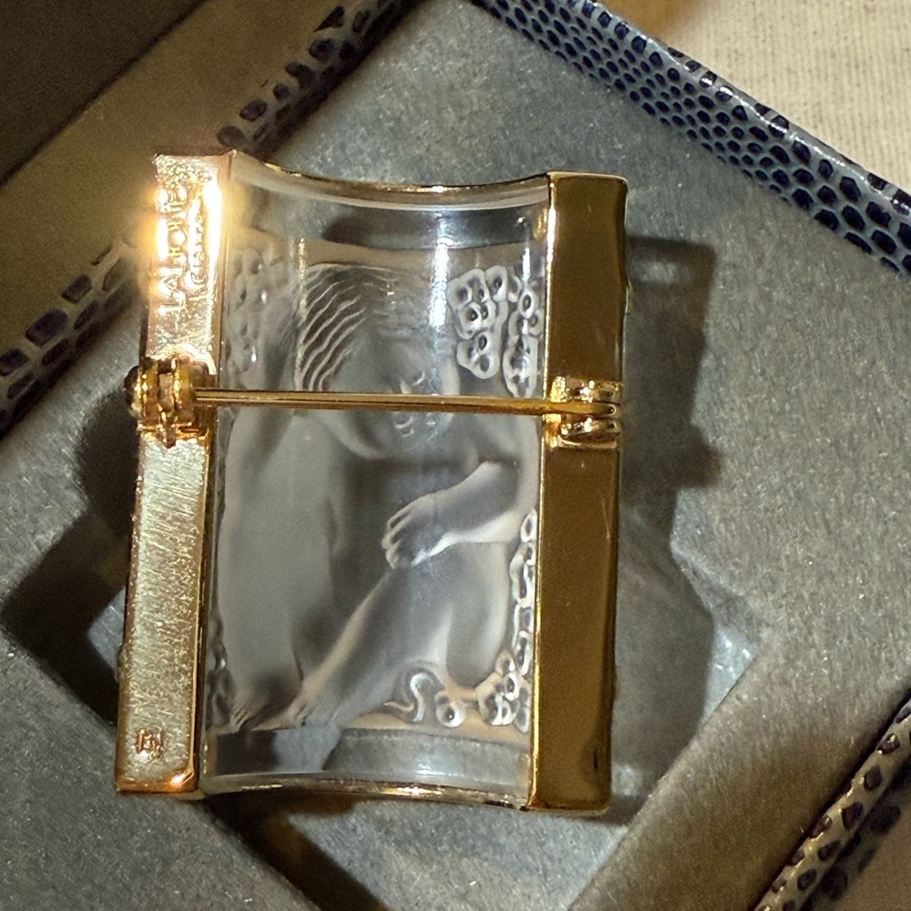 Vintage Lalique Paris Enfant Angel Frosted Crystal Brooch Pin w Original Box - Picture 4 of 12